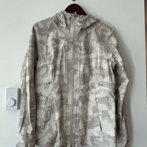 Lululemon Break A Trail Running Jacket - Size 10 - Camo